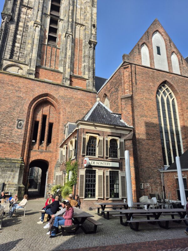 Martinikerkhof 2 met De Kostery in Groningen