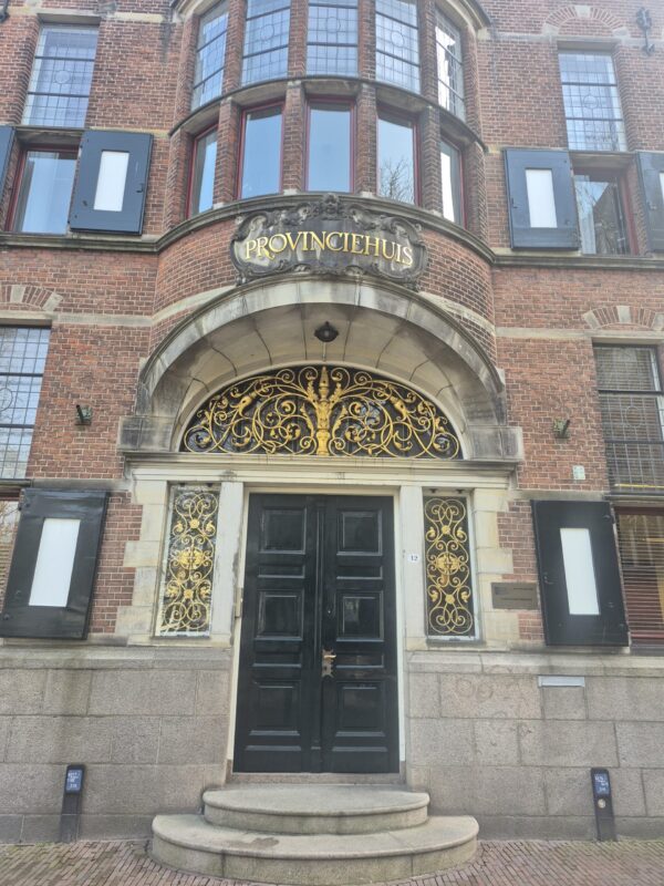 Martinikerkhof 12 Groningen: het provinciehuis, gebouwd in 1917